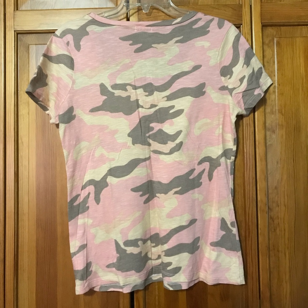 Old Navy Pink Camouflage T-Shirt - Picture 2 of 4